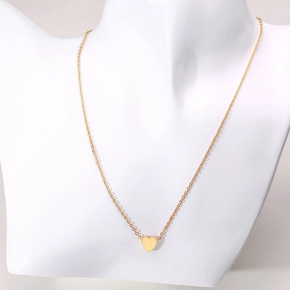 ⚜️[𝟯/$𝟭𝟴]⚜️Gold Heart Simple Dainty Choker NEW - Picture 4 of 9